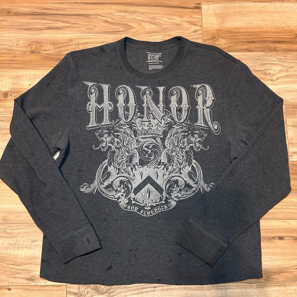 Honor Graphic Long Sleeve Shirt - Black